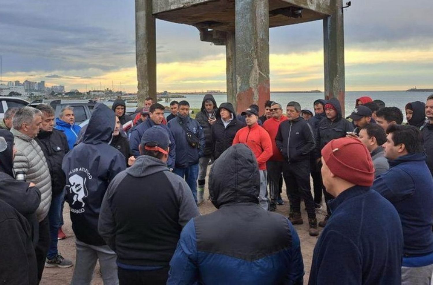 Los gremios marítimos acordaron paritarias y se liberó la flota pesquera