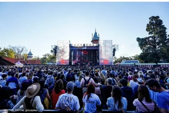 Festival Capital: más de 15.000 personas yendo de un escenario a otro