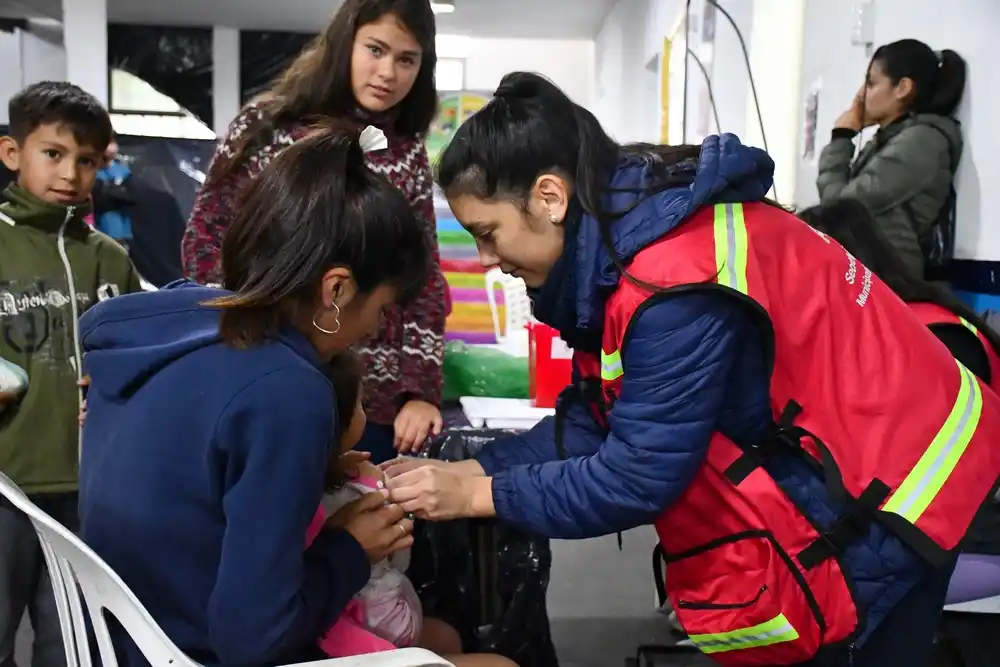 La provincia coordina con municipios de las costas de Paraná y Uruguay el envío de asistencia ante las lluvias