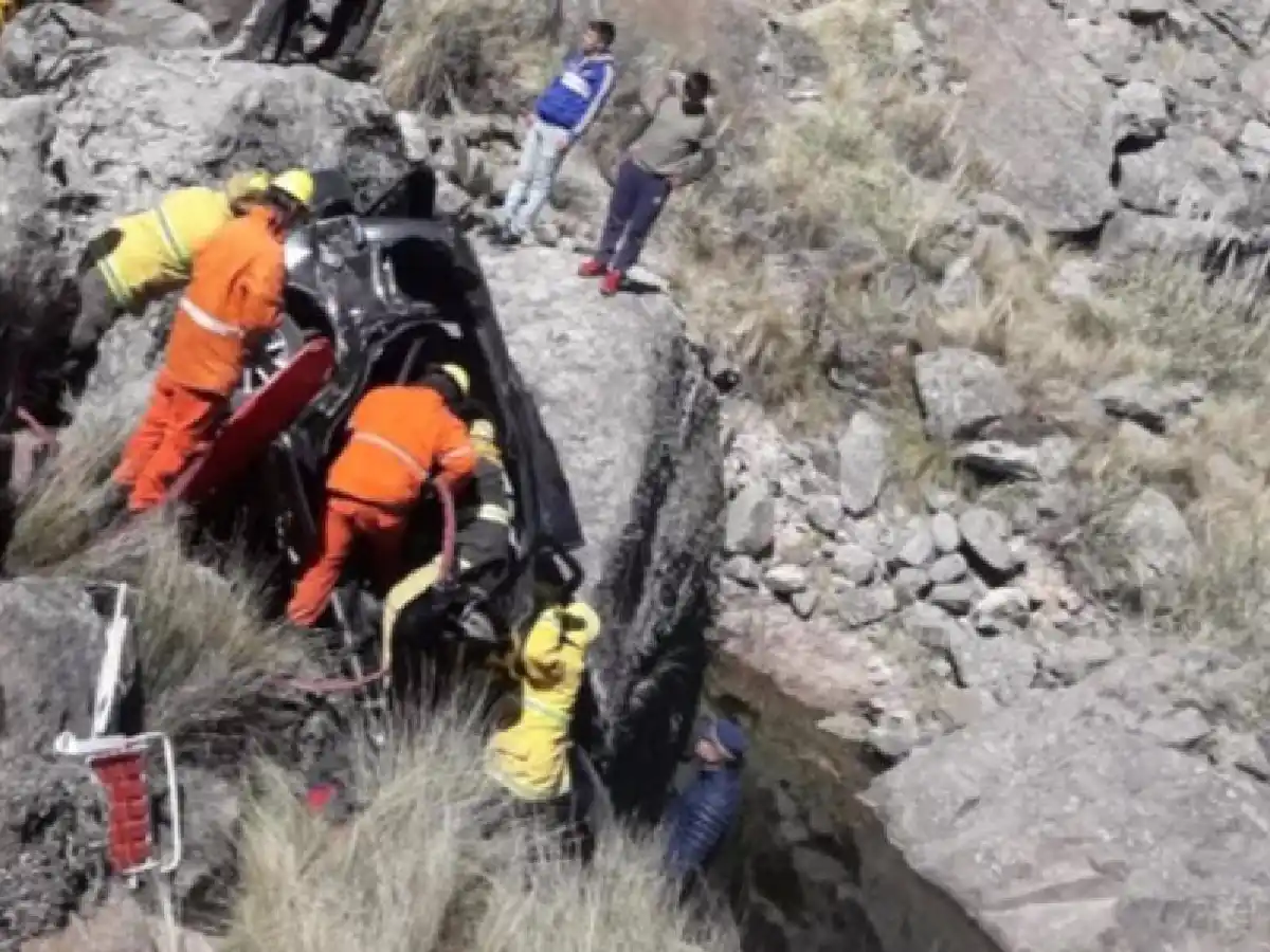 Altas Cumbres:A los 9 años, escaló 100 metros tras un vuelco y salvó a su madre y a su hermano