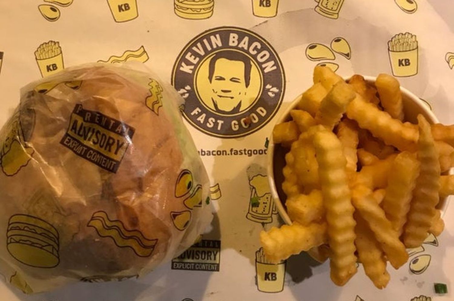 “Tranca Kevin”: la respuesta de la hamburguesería a Kevin Bacon