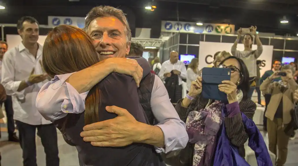 Macri: "Les quiero prometer que voy a trabajar mañana tarde y noche para ganarme su confianza"