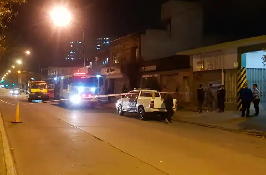 Se incendió una panadería y las llamas alcanzaron una vivienda del fondo