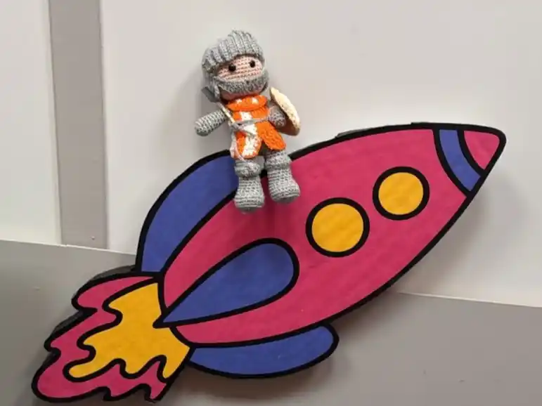 Un amigurumi para Alto Día.