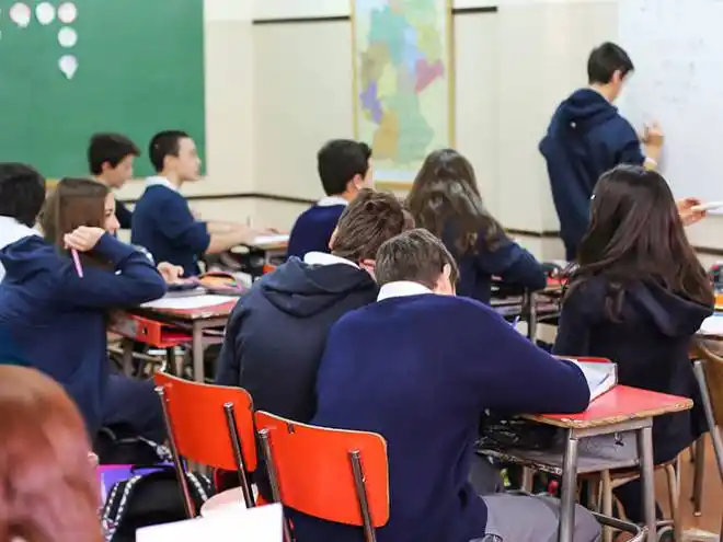 El principal costo operativo y financiero de los establecimientos educativos de gestión privada está representado por el componente salarial.