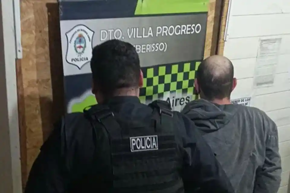 Un hombre atacó a un perro a mordiscos y lo mató tras ahorcarlo