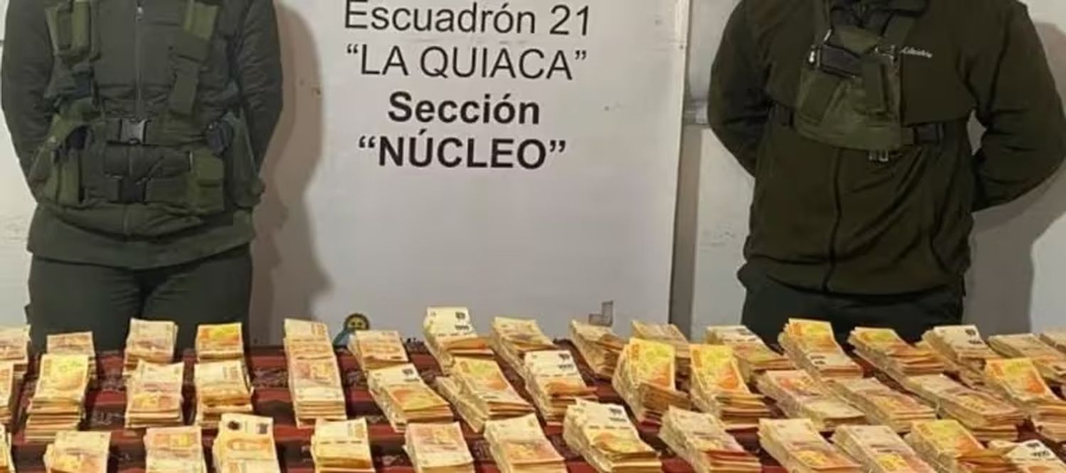 Efectivos de Gendarmería encontraron más de $10 millones ocultos en una mochila