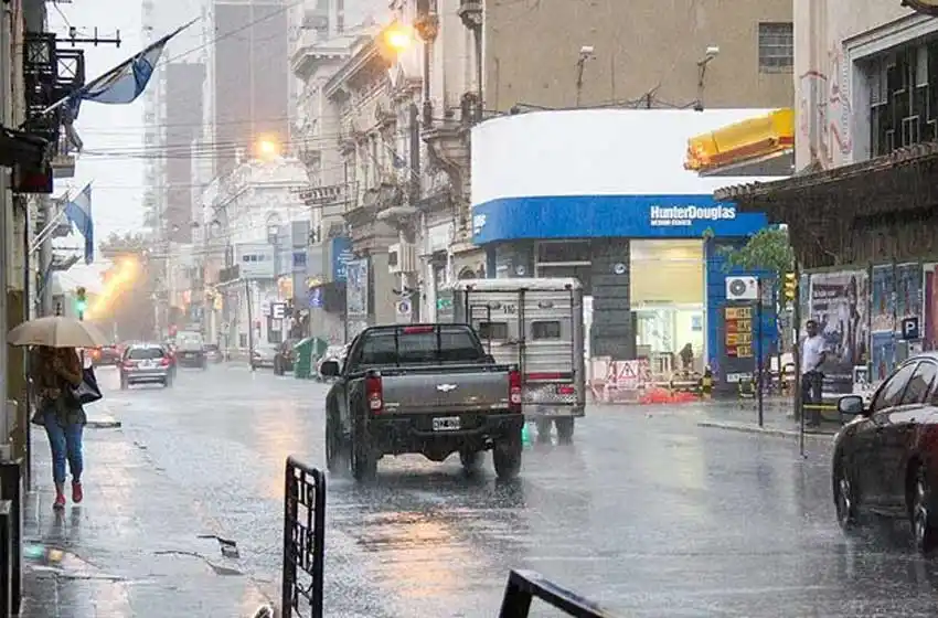 Se esperan fuertes tormentas con ocasional caída de granizo en Rosario