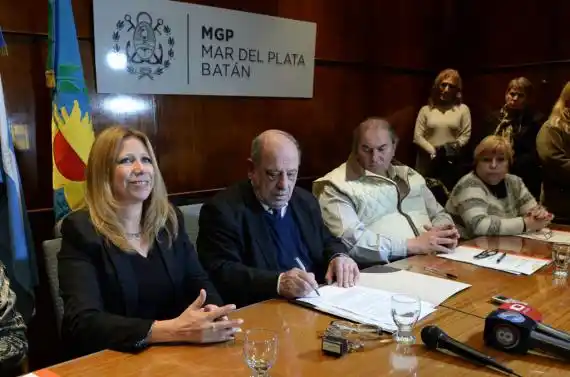 MAR DEL PLATA: Firmaron convenio con asociaciones de fomento