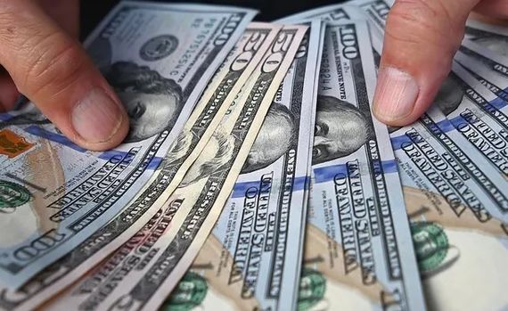 Las claves para saber si te conviene renunciar al subsidio para seguir comprando dólar ahorro