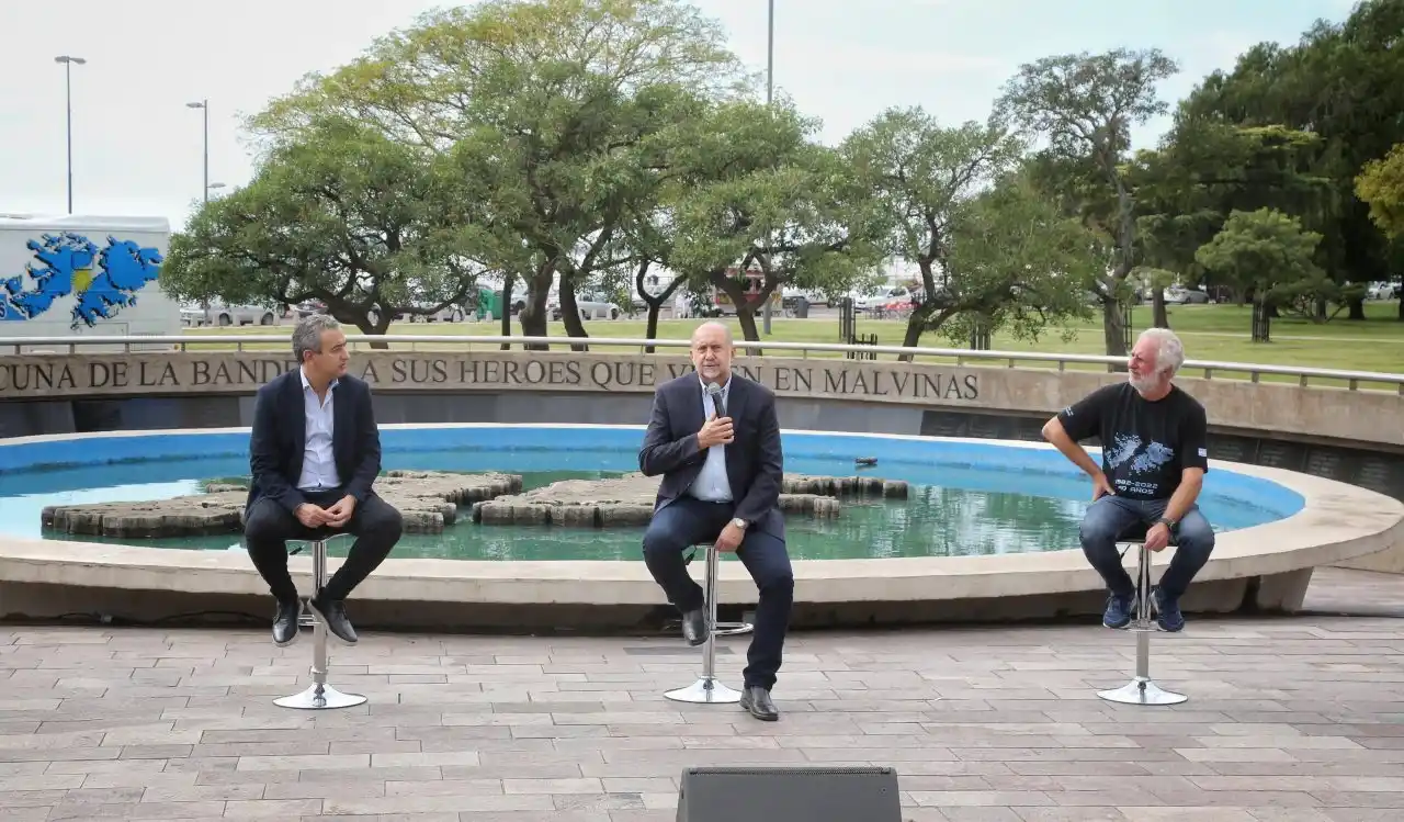 A 40 años de la Guerra de Malvinas, Perotti encabezó la presentación de los actos conmemorativos en Rosario