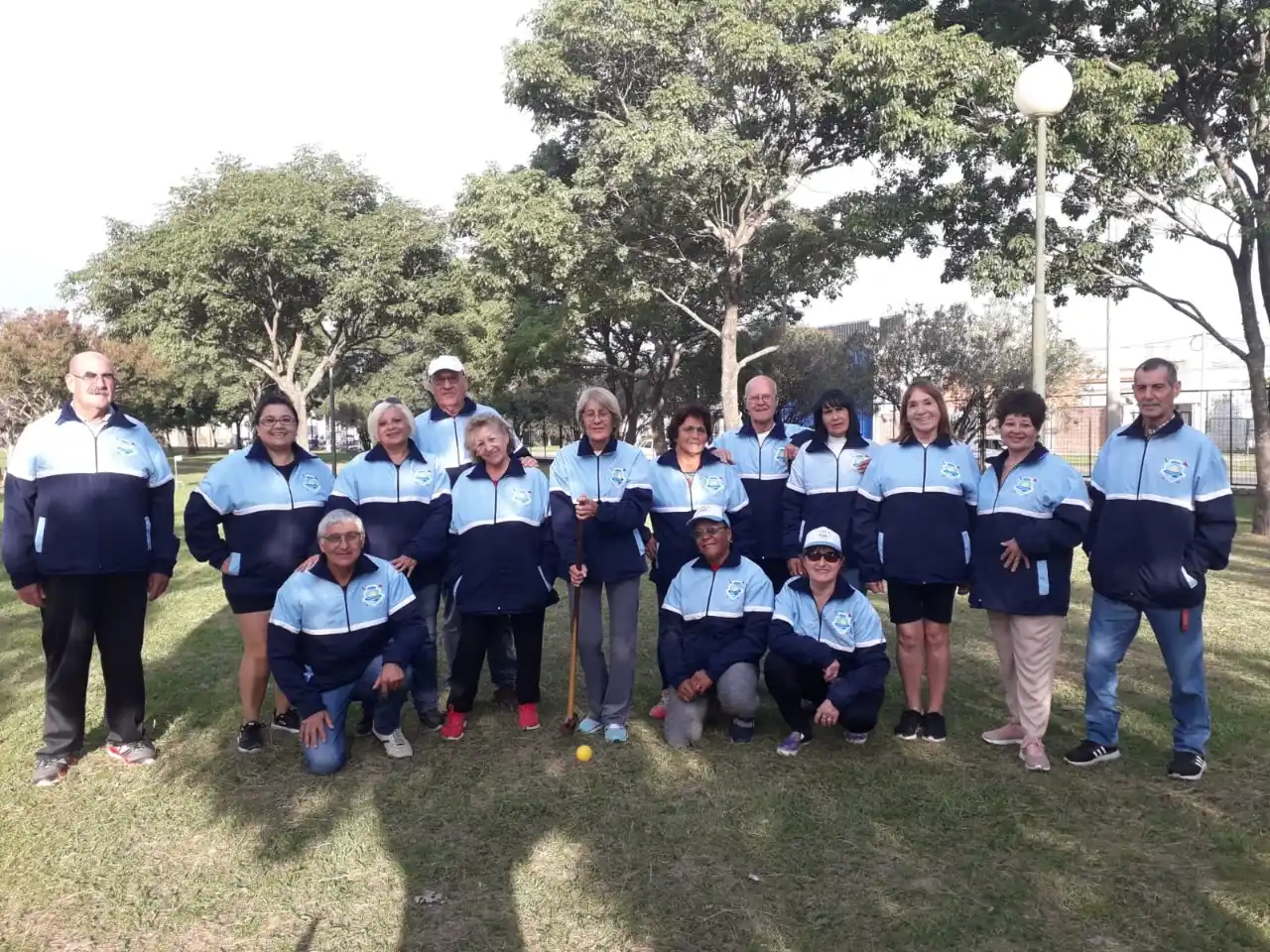 Gracias al Presupuesto Participativo Adulto Mayor, el equipo de golf croquet tendrá sus camperas representativas