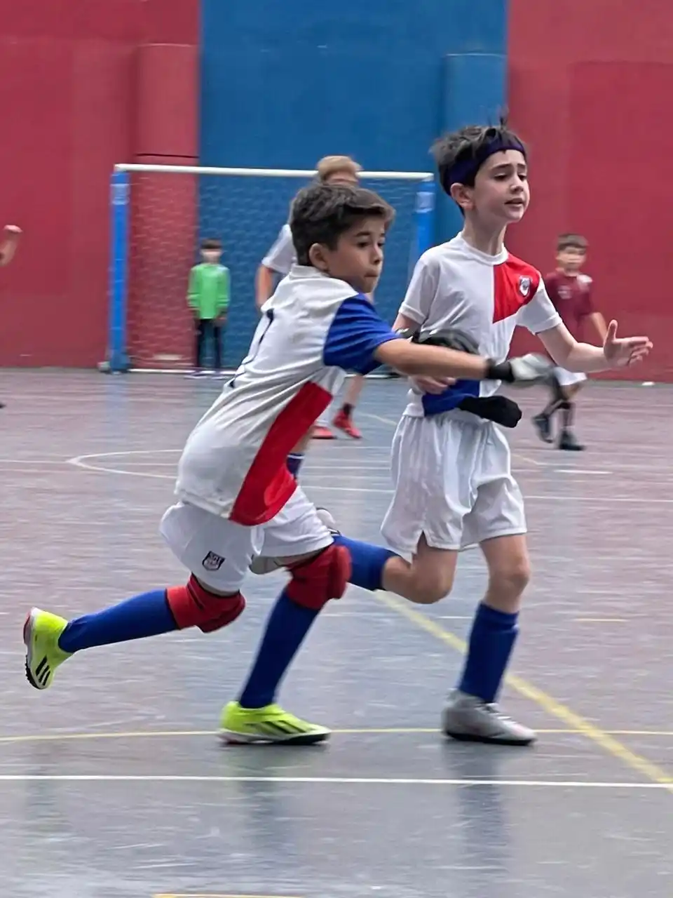 Aunque su acento puede confundir, Pedro es bien argentino. Y futbolero, como corresponde.