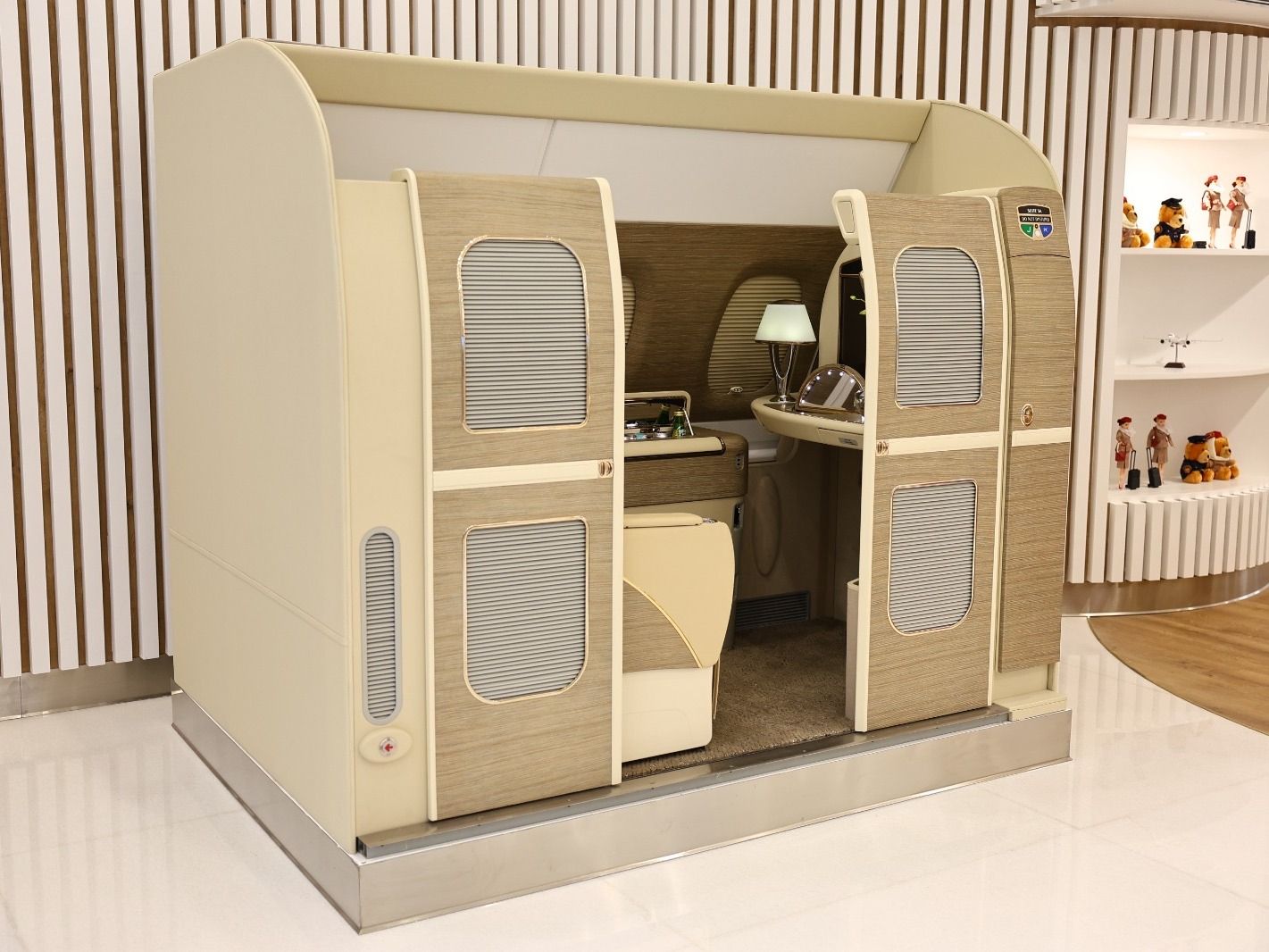 Emirates - El Cairo Emirates World - Mockup de First Class