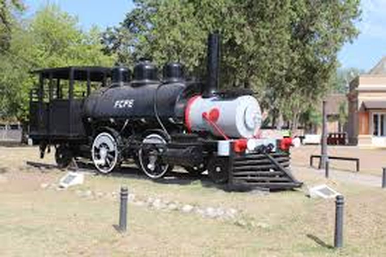 La charla se realiza en honor a la inauguración de la primera línea ferroviaria de la Nación.