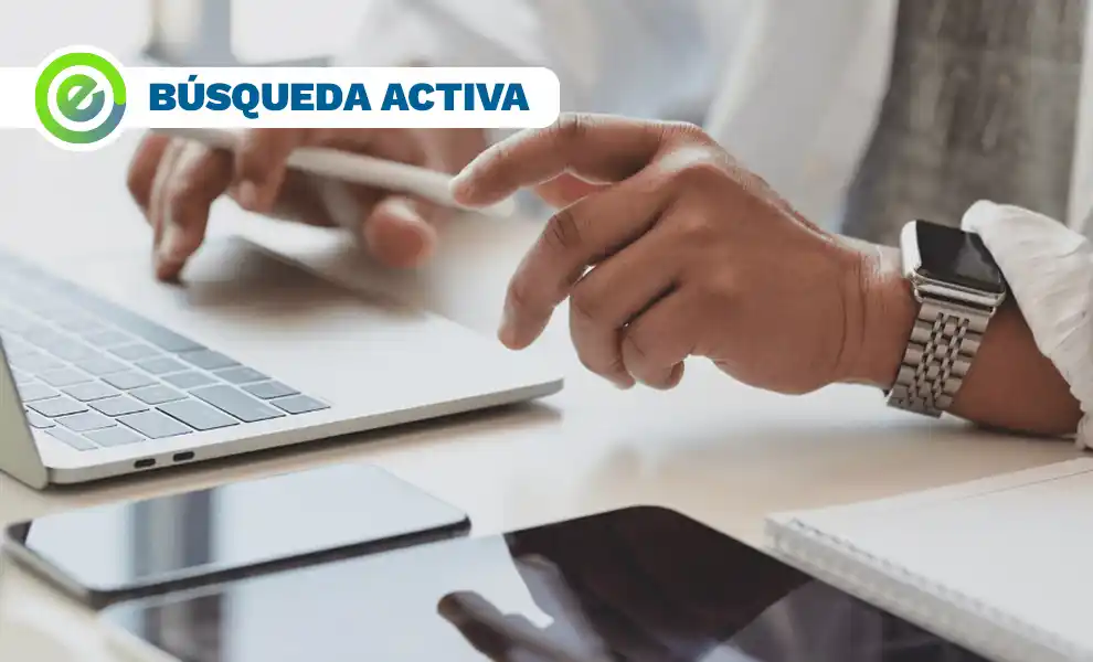 Se buscan empleados administrativos.