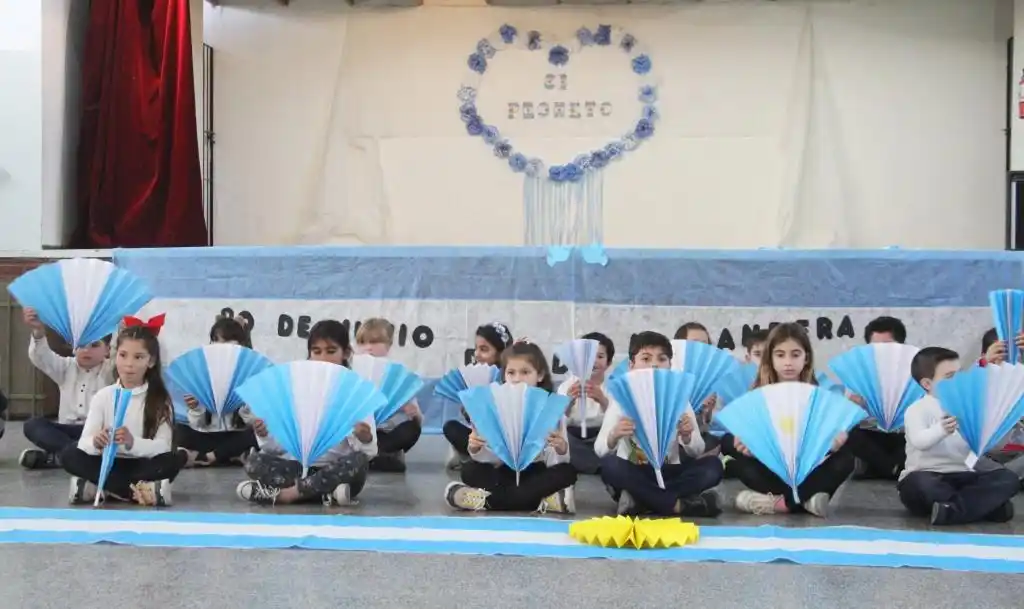 Acto por el Día de la Bandera en Claromecó