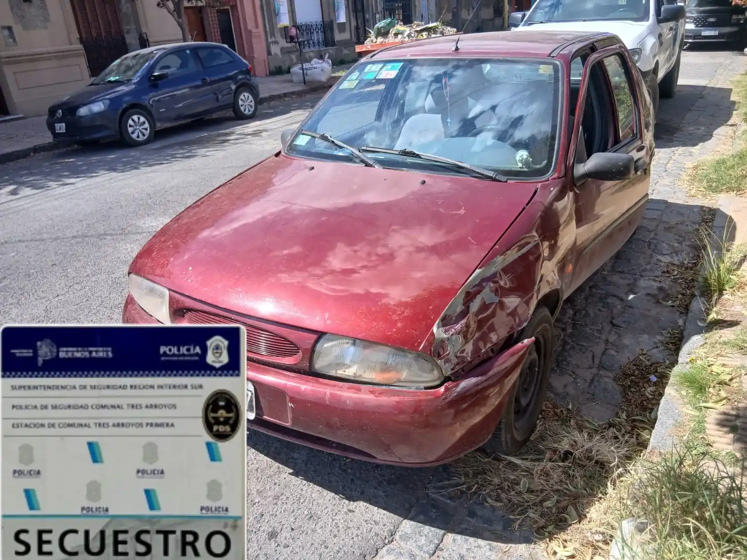 El Ford Fiesta en el que se movilizaba el sospechoso
