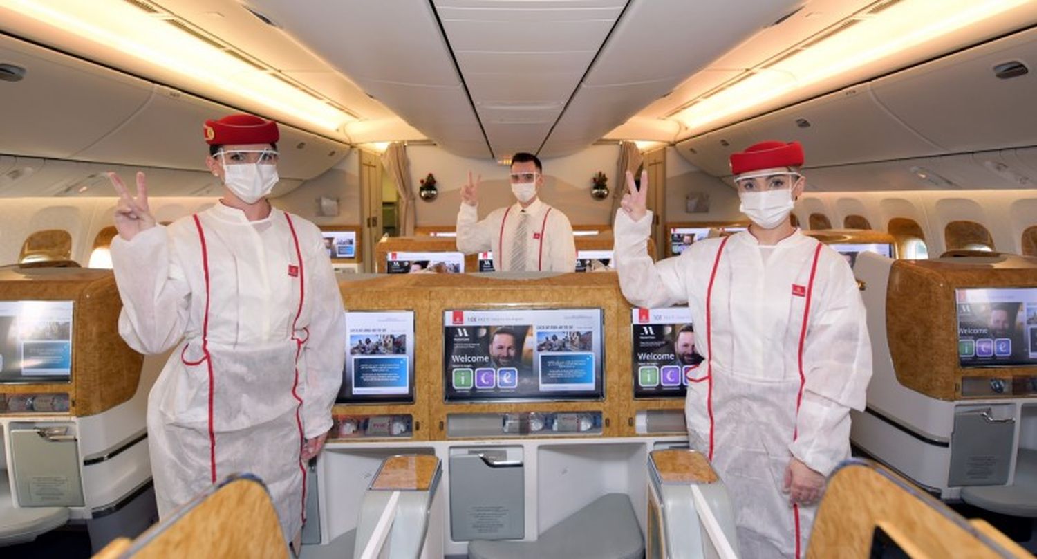 Emirates realizó su primer vuelo con todo el personal de tierra y de a bordo vacunado contra el COVID-19