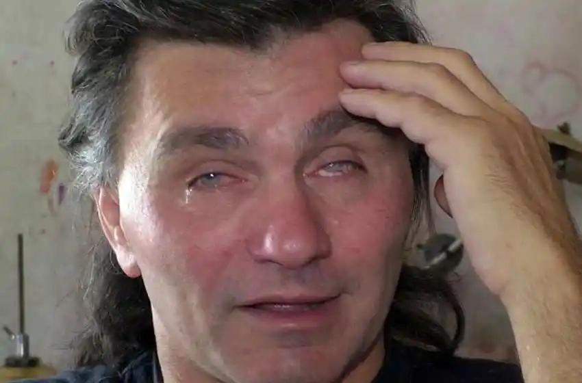 Quedó ciego a causa de la diabetes y necesita viajar a China para operarse