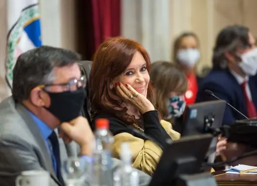 Cristina Kirchner aseguró que hay "funcionarios que no funcionan" y que el presidente "es el que los saca, pone o mantiene"