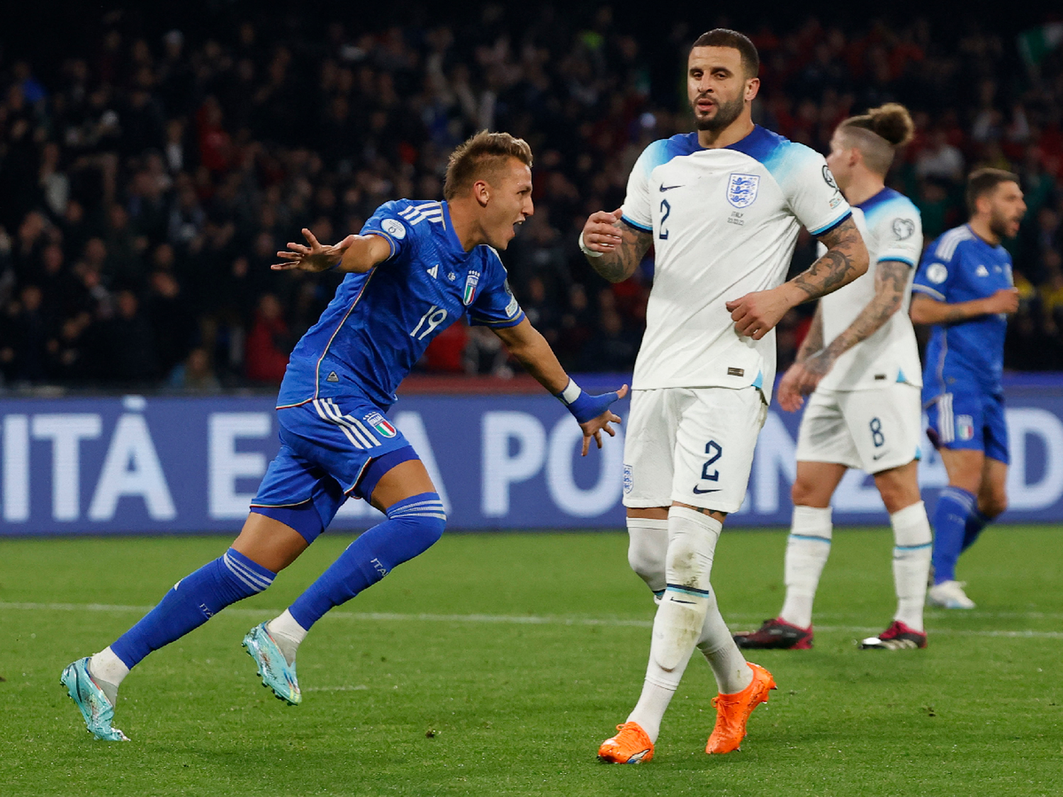 Retegui anotó un gol en la caída de Italia