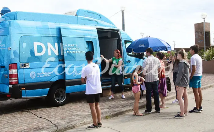 Móvil de Nación para tramitar documentos