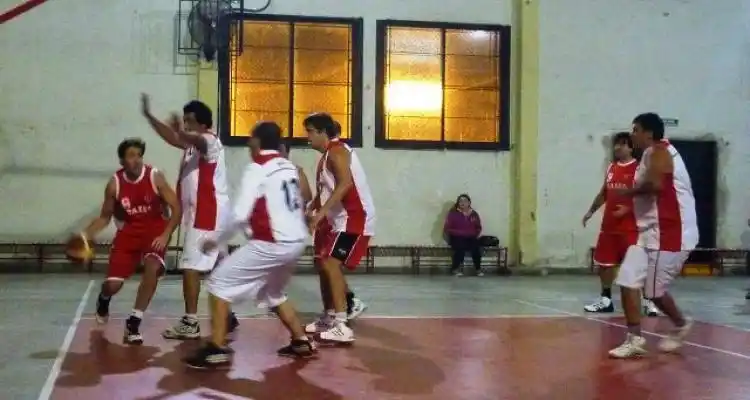 Maxibásquet: Mitre debuta el martes en los Play Off