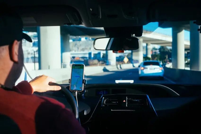 Los choferes de Uber aprovecharon el paro de colectivos: "La app está explotada, se hace hasta 7 lucas por hora"