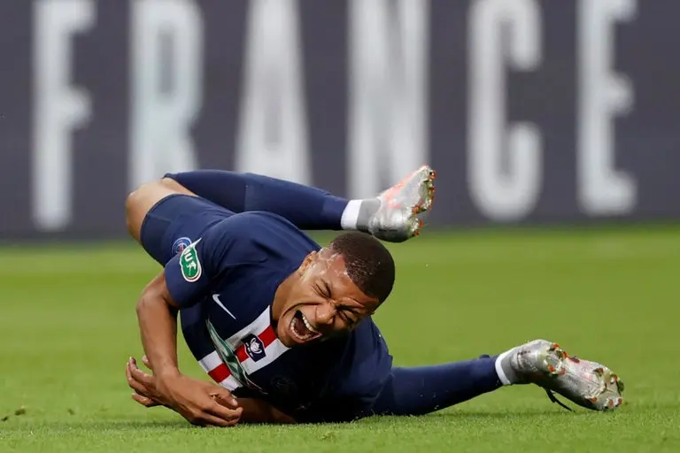 El PSG confirmó la lesión de Kylian Mbappé