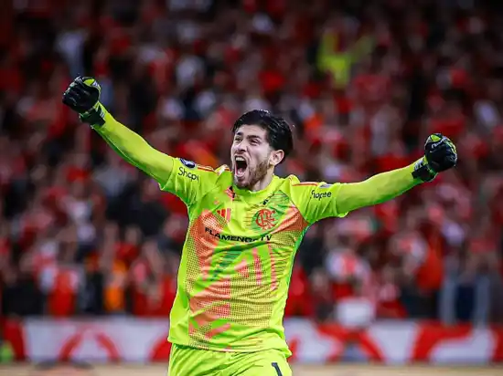 Agustín Rossi, el arquero formado en el fútbol bonaerense que llevó a Flamengo a ganar otra Copa Libertadores