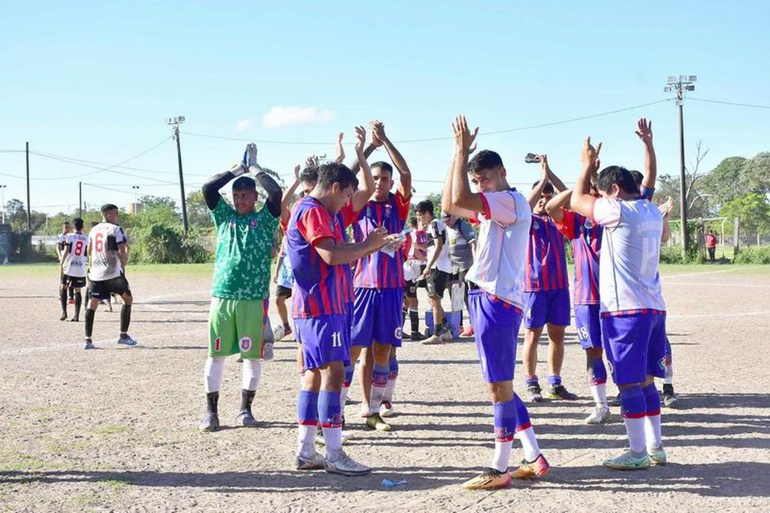 1º de Mayo se enfrenta a San
Lorenzo en busca del liderazgo