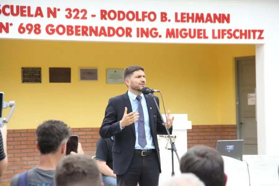 El gobernador Pullaro anunció la construcción de 1000 aulas en la Provincia