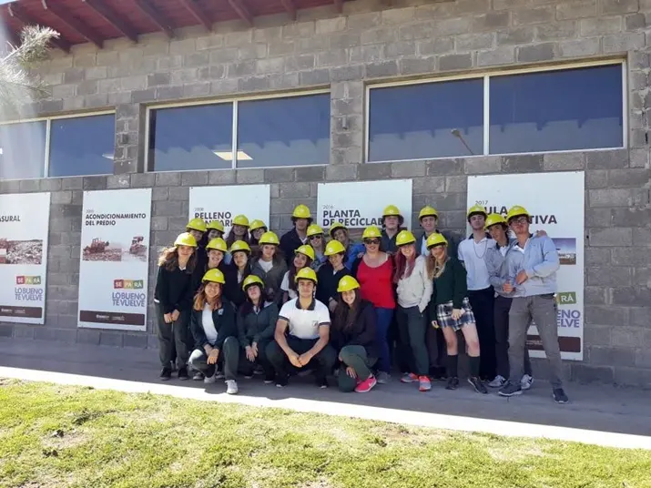 Charlas sobre reciclado y visitas a la planta de separación de residuos