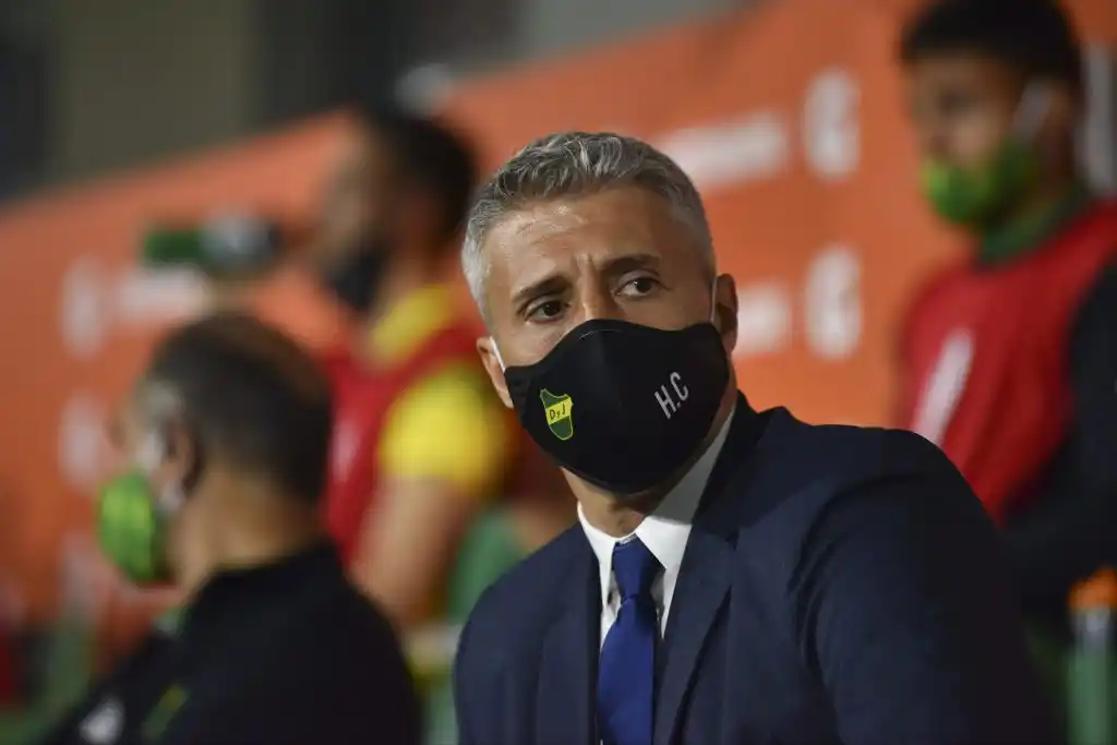 Defensa pretende hacer historia en Vila Belmiro