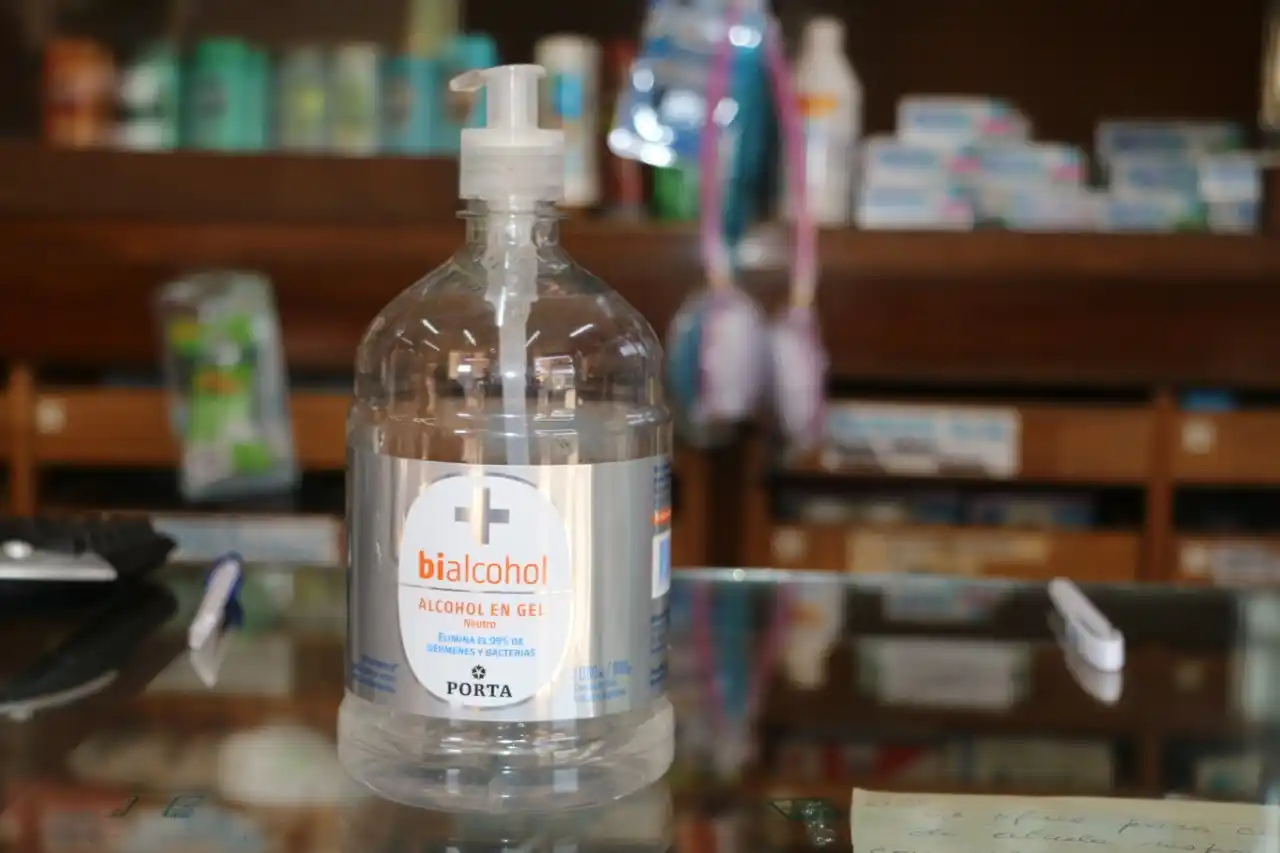 Polémica por la compra de alcohol en gel: el Municipio pagó seis veces más que en febrero