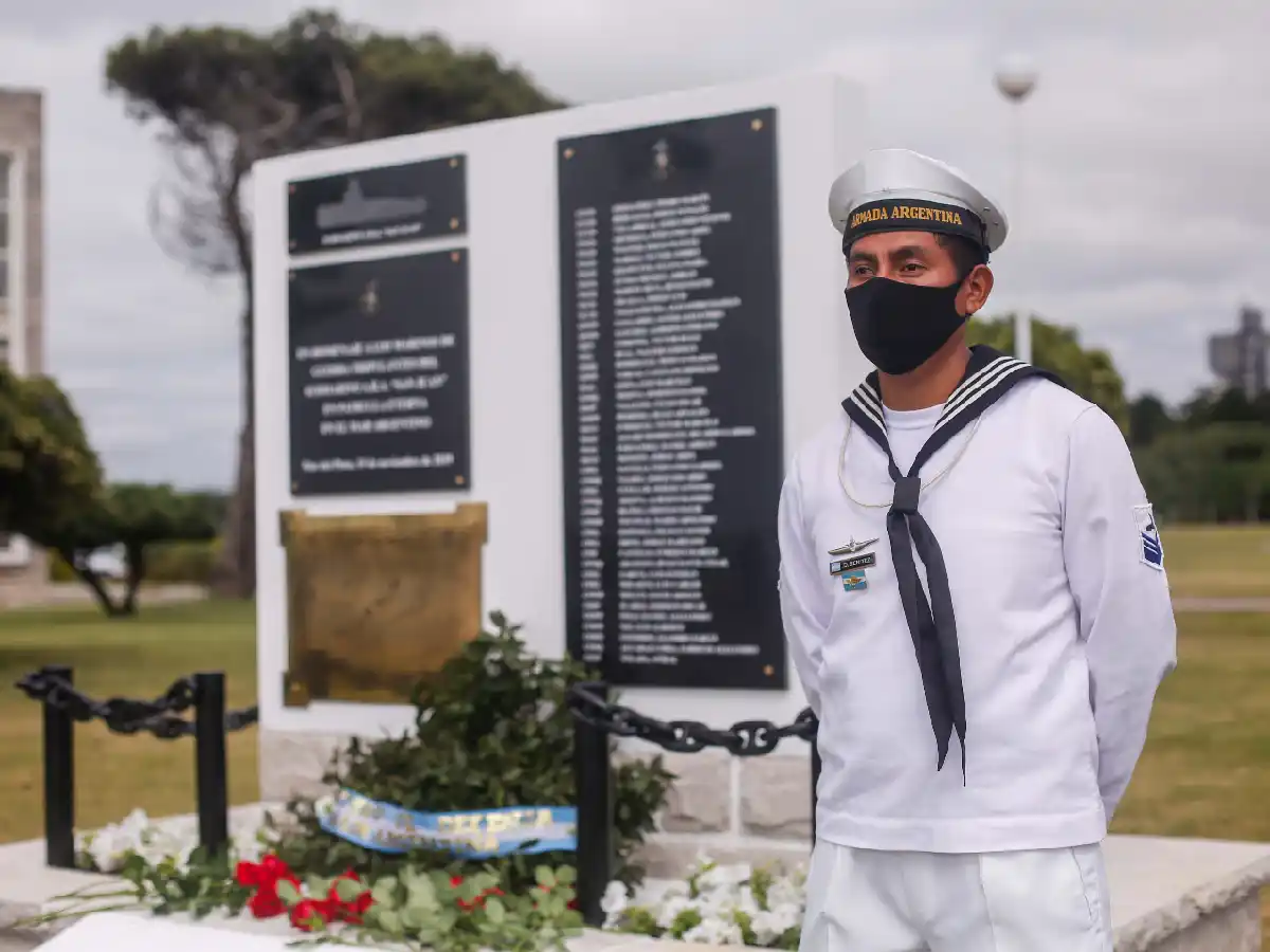 Fernández sobre el ARA San Juan: "Gloria, memoria y honor a nuestros héroes"