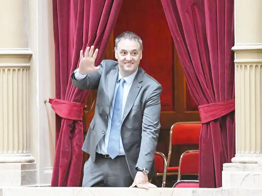 El Gobierno designó a Manuel Adorni al frente del Directorio de YPF en reemplazo de Guillermo Francos