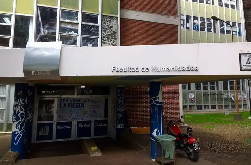 Denuncian que en Humanidades buscan "callar la libertad de expresión"