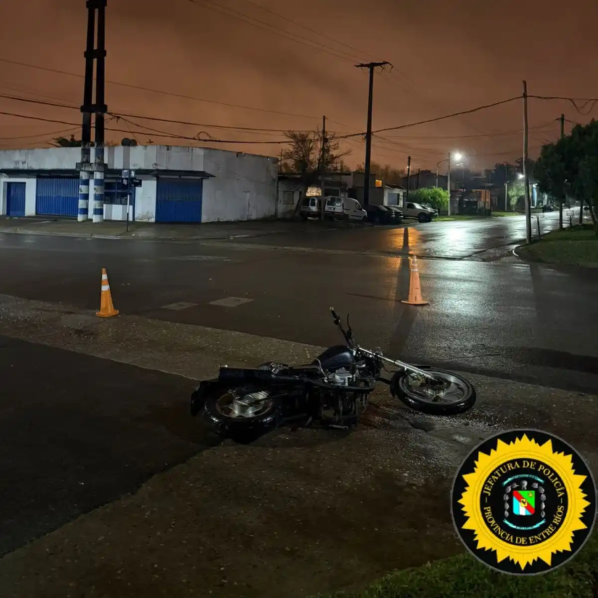 Un automovilista chocó una moto, huyó del lugar y terminó detenido