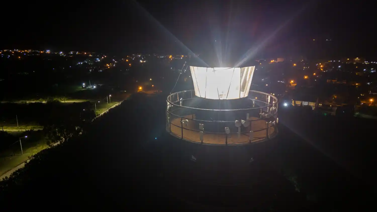 El faro de Quequén ya funciona con normalidad