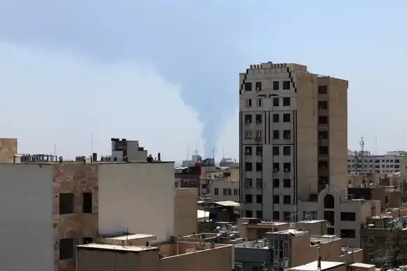 Escalada sin freno: Israel lanza nuevos ataques sobre Teherán y deja más de 100 muertos