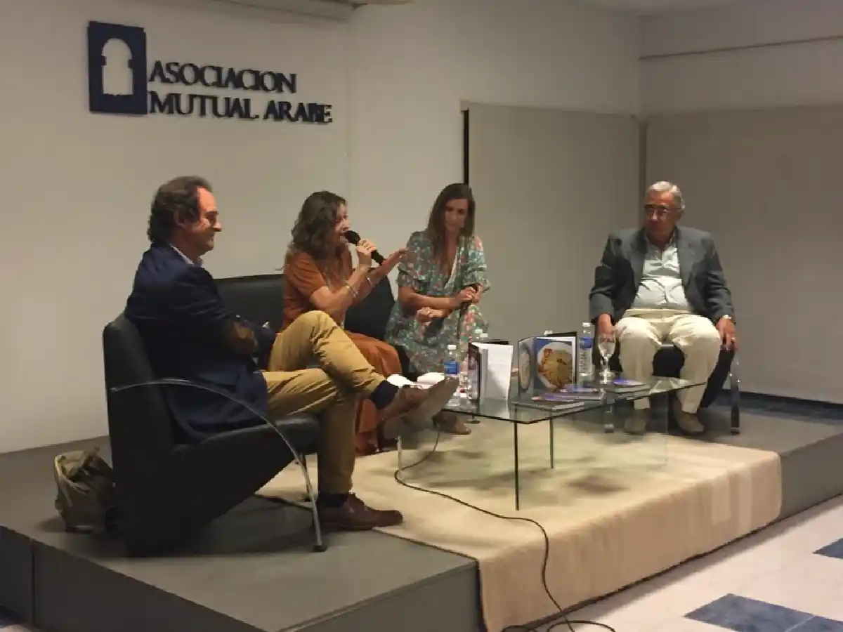 La Mutual Árabe presentó el libro  que refleja su rica historia cultural    