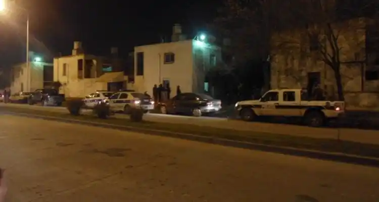 Aprehendido en las 104 Viviendas durante allanamientos en una causa por robo