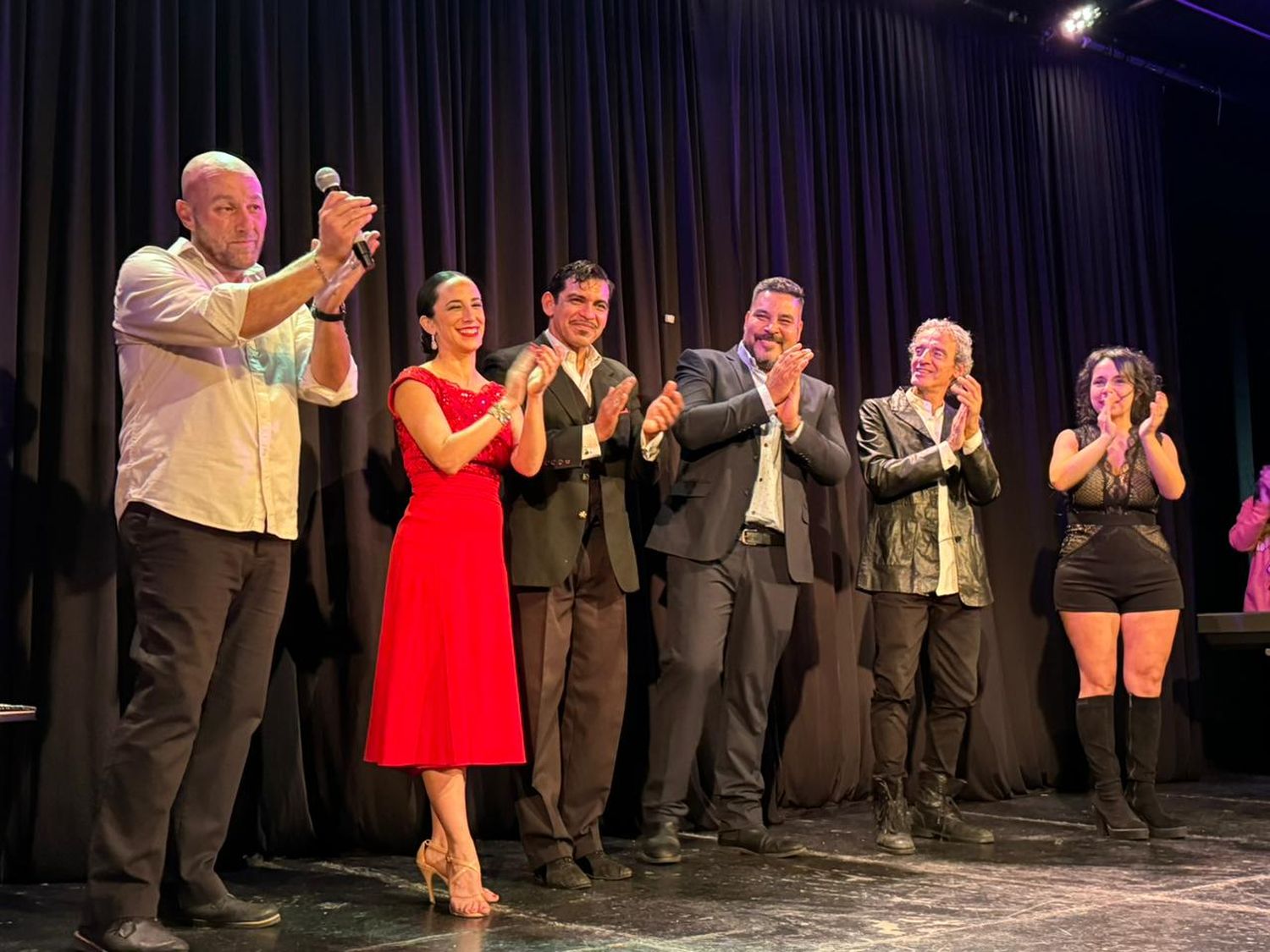 Presentan “Desencuentro”, una obra de tango, humor y baile en la sala de Cuarta Pared
