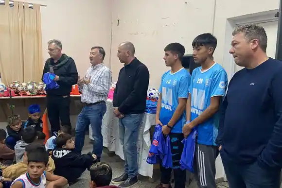 Atlético Solidario hizo entrega de donaciones a Escuelitas Barriales de Fútbol