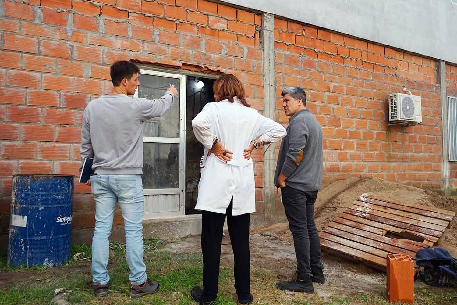 Recorrida. Por la construcción hicieron Parodi y Dones