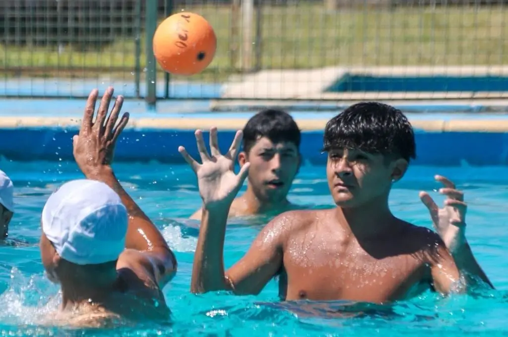 Miles de jóvenes disfrutan de actividades de verano