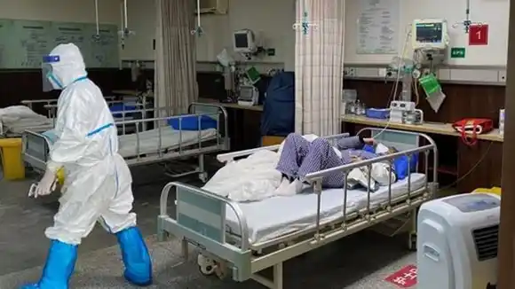 Colapso en el sistema de salud: regresan a los infectados por COVID-19 a sus casas por no tener cómo a tenderlos