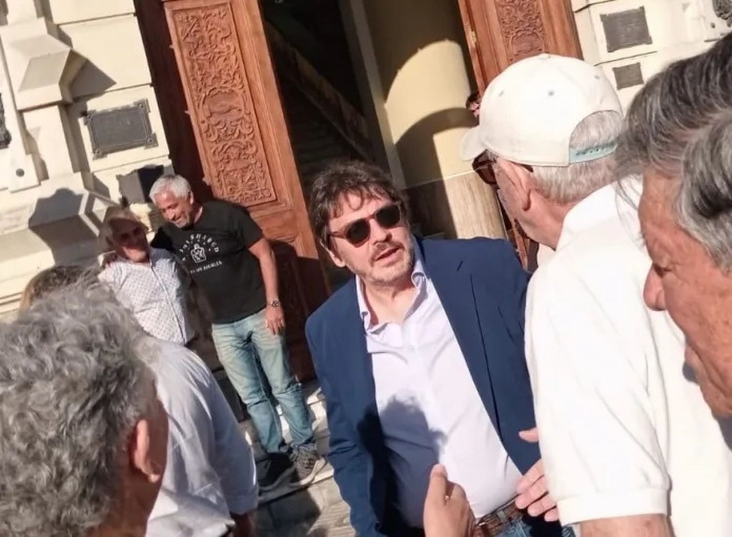 Felipe Pigna estuvo en la marcha universitaria en Paraná: “Lo que está en juego es el futuro del país”